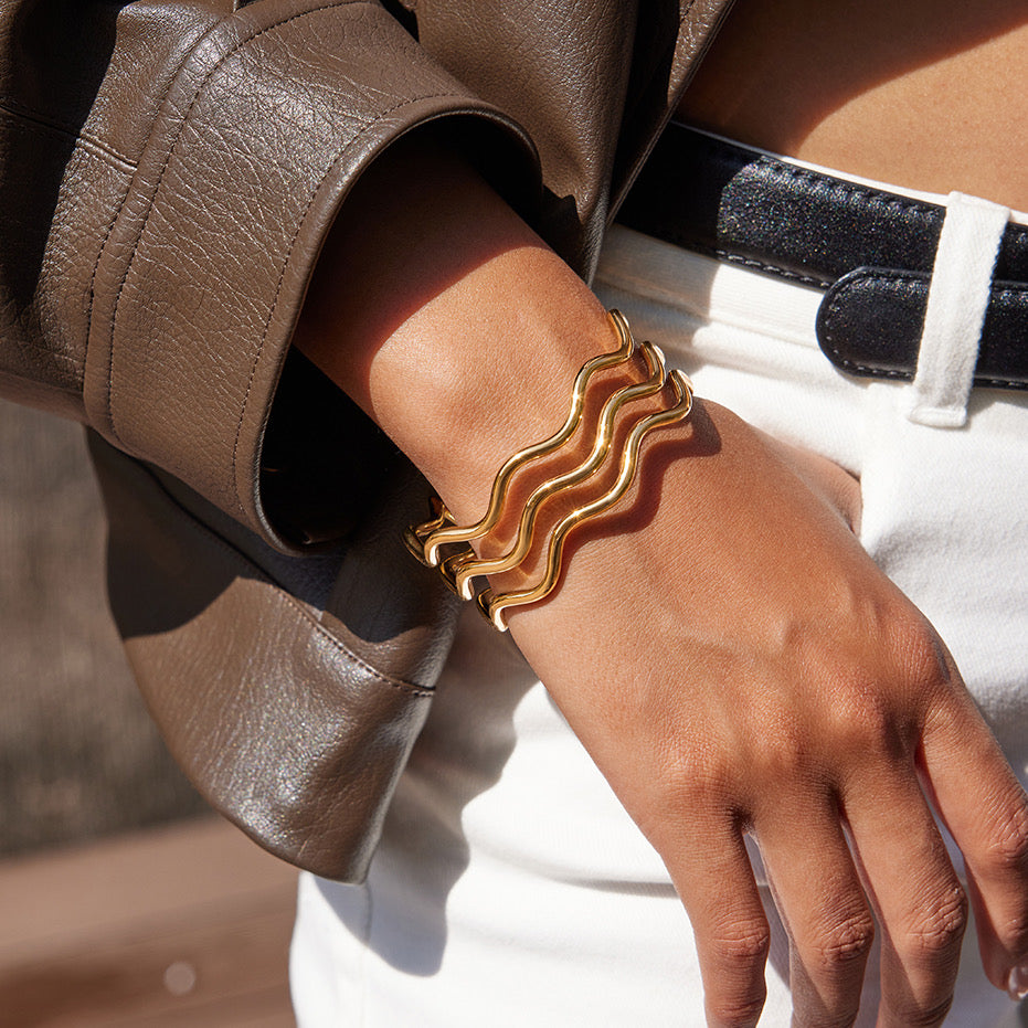 Hollow Wave Open Bracelet